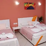 Garden 4*