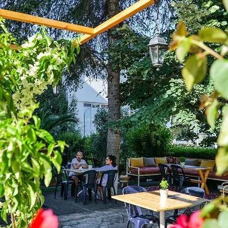Garden Sarandë