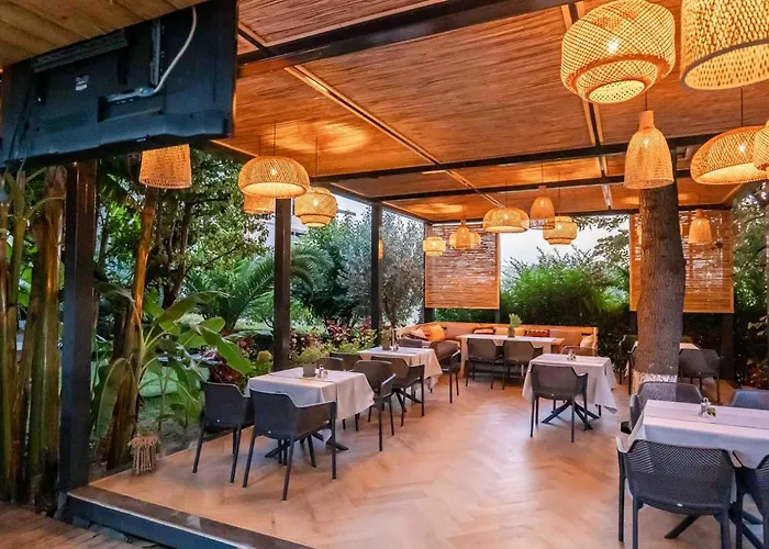 Garden Hotel 4*