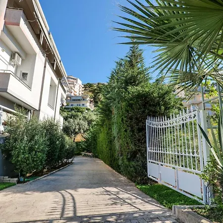 Garden 4* Sarandë