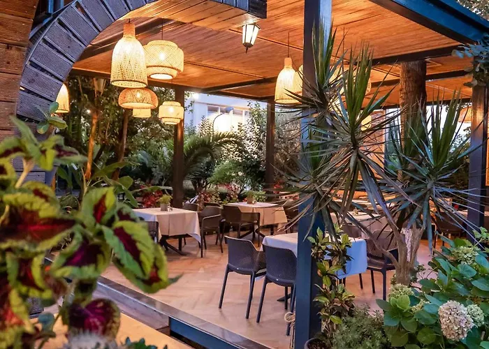 Garden Hotel 4*