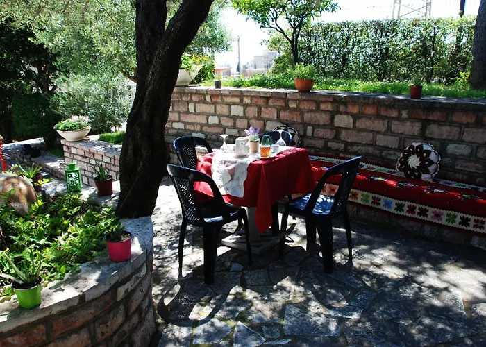 Garden 4*